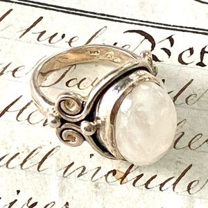 Stunning Arya 925 Sterling Silver and Moonstone Ring Size 5